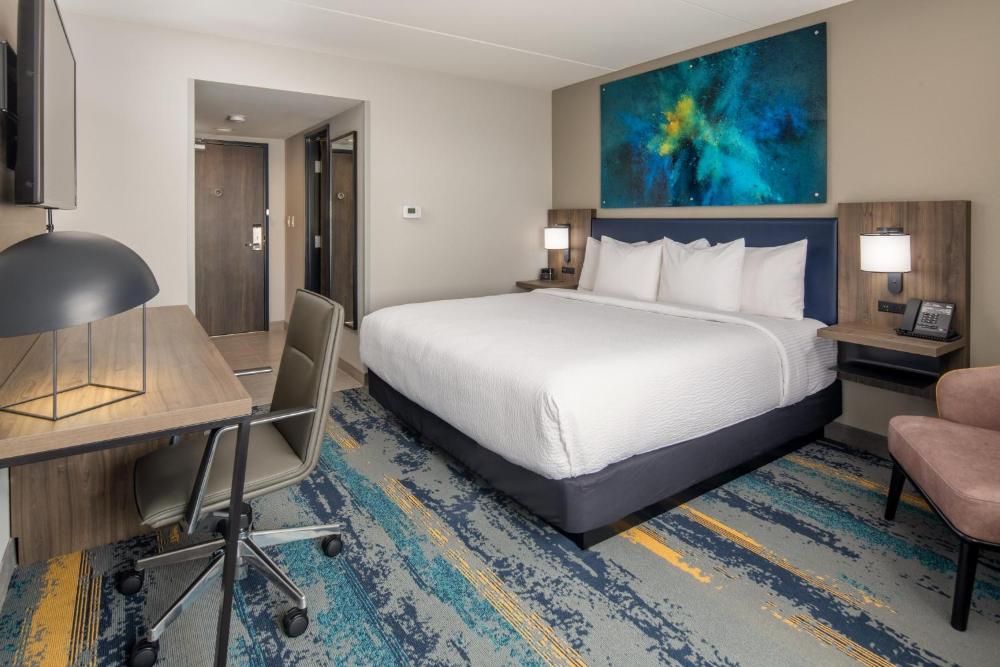 King Room - Non-Smoking interior